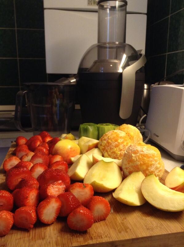 ention_ds's tweet photo. @maaxinger @hainzpetit time to take your vitamines http://t.co/cmuGg89EZu