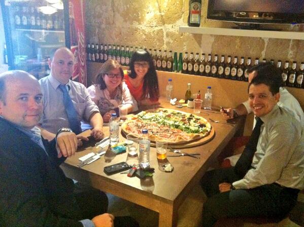 LoliRodriguezP's tweet image. Cogiendo fuerzas para el #evento #a3software con @DsiA3software, @miguelvalwke, @global4out