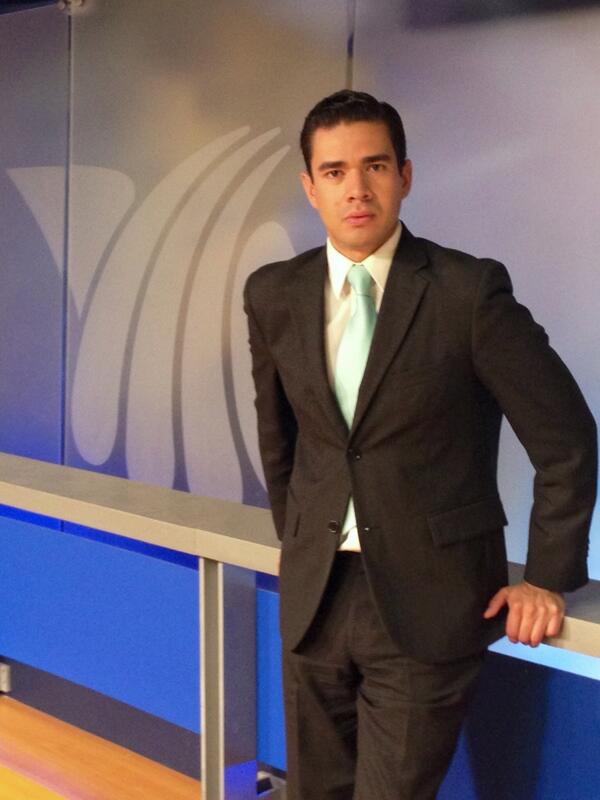 alejandroazteca's tweet image. Terminando noti