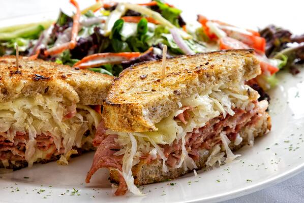 Claramount's tweet image. #Clara's is now serving #lunch. Fri-Sun 11:30-2. 613.476.2709 for reservations. #food