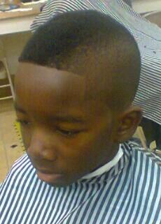 pierrethebarber's tweet photo. Mo hawk http://t.co/DFxns5CjyU