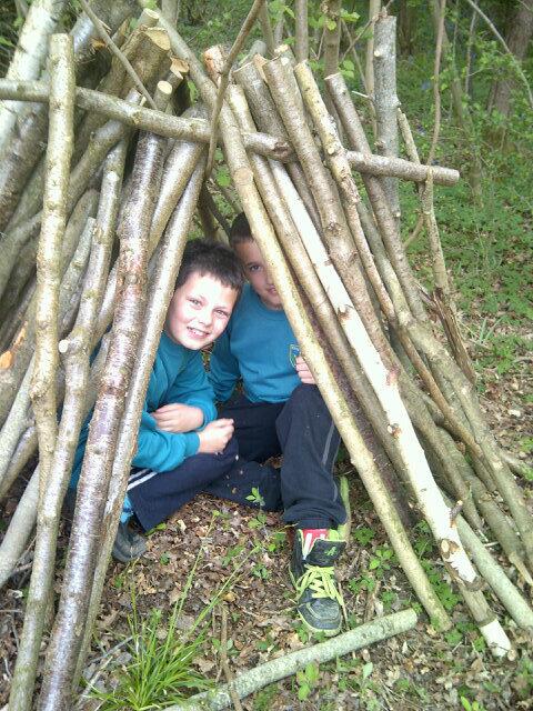 KPPSchool's tweet photo. We are making shelters. I don't think there waterproof. http://t.co/qTMmSQz6KO
