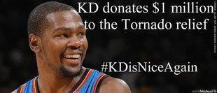wager_us's tweet photo. Photo says it all #kdisniceguy http://t.co/E938R1H8Mb