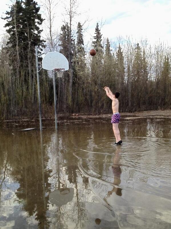 Basketball1Love's tweet photo. True lover of the game. #basketballneverstops #passion #loveforthegame #truelove http://t.co/QNF8zcxeA0