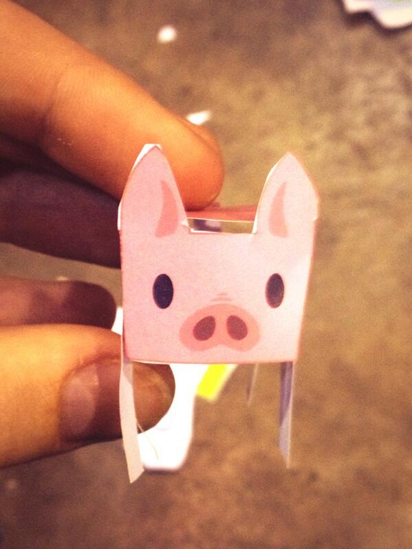 weathered24's tweet photo. We got a pet pig #GOITALY #GLCgenerator http://t.co/huzzBxt5iZ