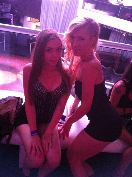 In the VIP was crazy tonight so many hot babes and I got to party with my girl @Maia_DavisXxx @RealityKings