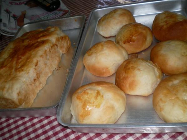 mennasdelight's tweet image. Breads, buns and more buns. Who wants to learn homemade breads? #breadfactory  #breadmaking