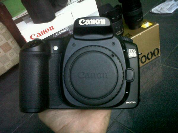 tugukamera's tweet photo. Canon 20D the Legend.. Mulussss sehat wal afiat 2.5jt aje http://t.co/DWXbSzgeM1