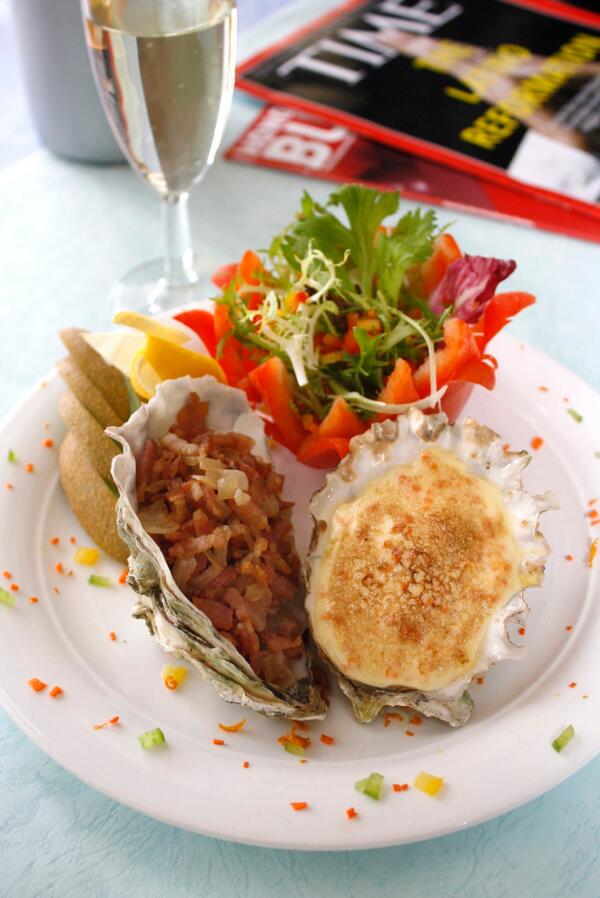 MetroparkCWB's tweet photo. Father's Day is approaching! We've prepared the good food &amp; gift for you to celebrate! http://t.co/geOgwgmzrW http://t.co/IvPg5kEkHA
