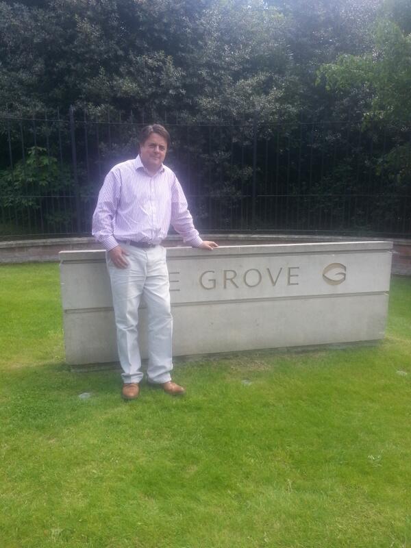 owsMediaScribe's tweet photo. RT @nickgriffinmep Outside #Bilderberg conference Grove Hotel. Strict security already. http://t.co/LbXMi9GD8Q