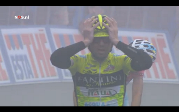 robbertderijk's tweet image. Waarschijnlijk dacht hij hier: "Fuck... Nu moet ik naar de dopingcontrole." #santambrogio