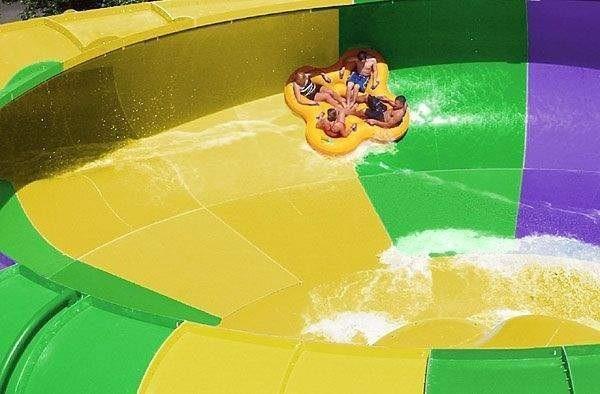 RTalsjehetziet's tweet photo. RT als je hier nu met je vrienden wilt zijn! http://t.co/r6cYXB8Pmn