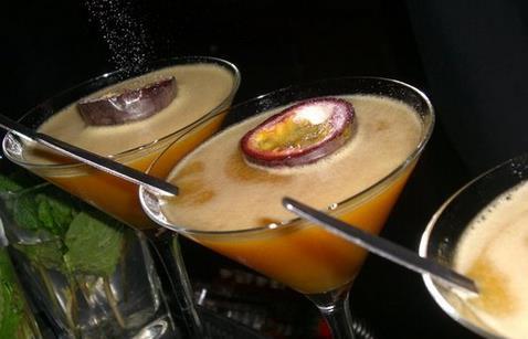 CarielVodka's tweet photo. summers up!! what's your fav #carielvodka cocktail to unwind to, make me a #carielpornstar http://t.co/NiAEp36iaf http://t.co/Cpmg5ZtUt3