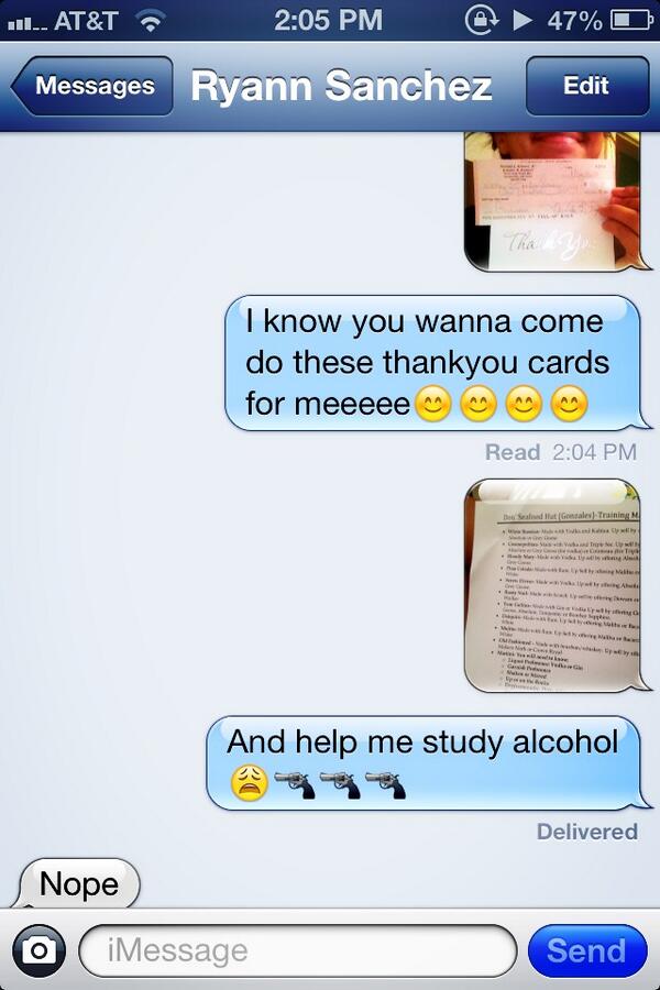 EvelynnnSanchez's tweet image. Oh she definitely doessss;) #ShesLying #ComeOnItsFun #not #alcoholmenu#Dons #GraduationThankyouNotes @ryann_sanchez