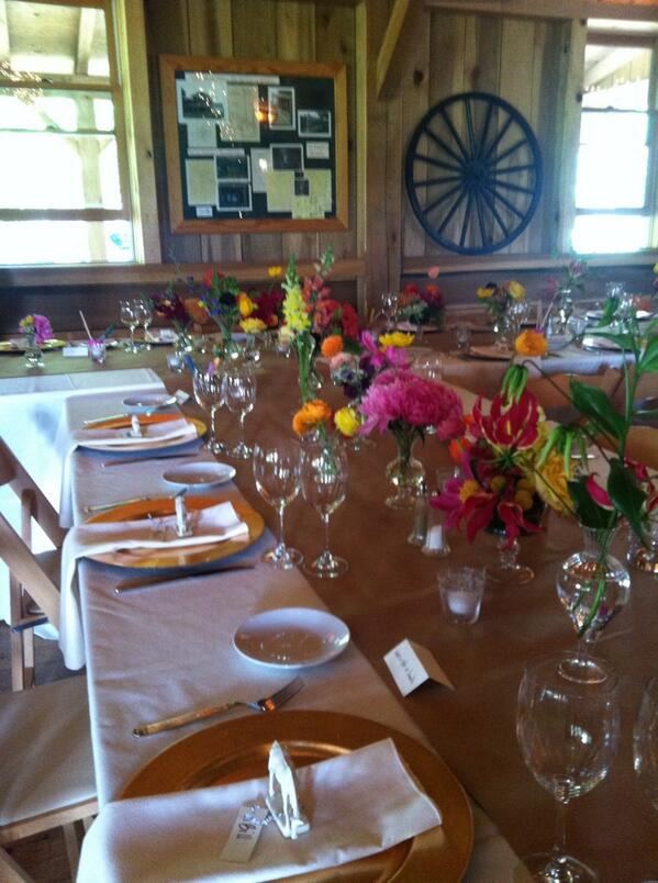 At_Last_Events's tweet image. Sara and Mike's beautiful head table from Saturday night!