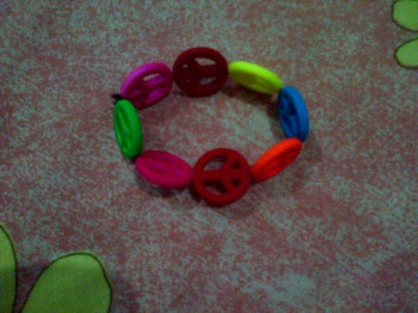 UnitedShop3's tweet photo. Gelang peace 10rb http://t.co/Z2Oht1bjCo