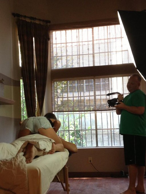 Sexy new teaser for my website http://t.co/D7Iagldq2B what a fun day!! http://t.co/nzFson0uLL