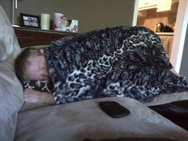 hew44's tweet photo. Sometimes I like to take naps but don't want to be recognized in a snow storm #camonap http://t.co/59WunAfJZl
