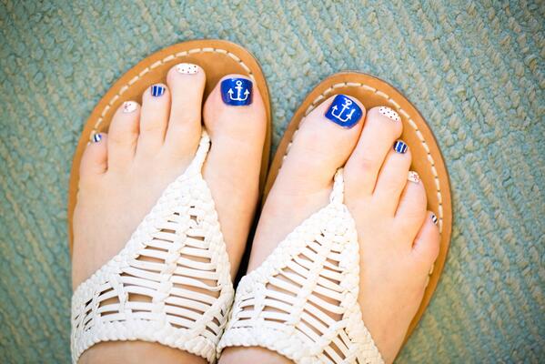 RowThePacific's tweet image. Loving the #nautical theme #pedicure by @bloomessentials in #kits #vancouver