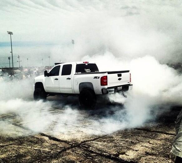 _LiftedTrucks_'s tweet photo. #Chevy http://t.co/Rciy2KRVFz