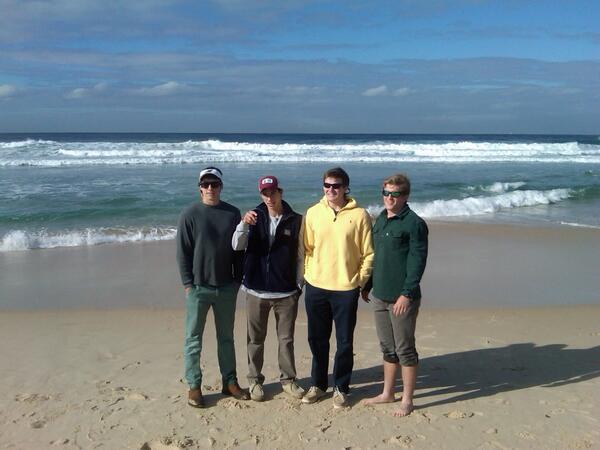 IzIzBaby's tweet image. .@IamurMANION @Dr_J_87 @JohnnyK_24 @sirBRAGGalot The Eagle has landed! #BondiBeachBoys #AussieAntics #15+hourflight