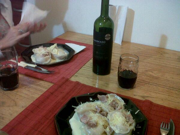 AnibalBlasco's tweet photo. Exquisita cena! Con M. Luz ramses 1era http://t.co/HoWqQq30gZ
