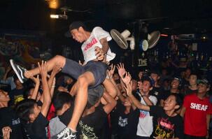 Ayo bikin event lagi RT <a href="/dstr_bali/">DoctorStrange co.</a>: <a href="/OMORPHOS_BALI/">OMORPHOS DeathMetal</a> #memoriesofthepast DoctorStrange party dec #1 at Twice Bar Bali "