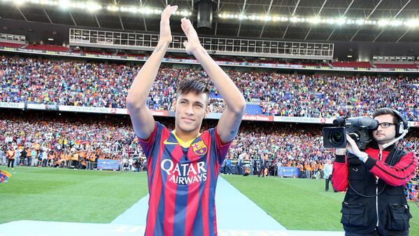 INDOBARCELONA_'s tweet photo. #BarcaPict SELAMAT DATANG NEYMAR DI BARCELONA *maaftelat:'( http://t.co/PxXxbTV7hT