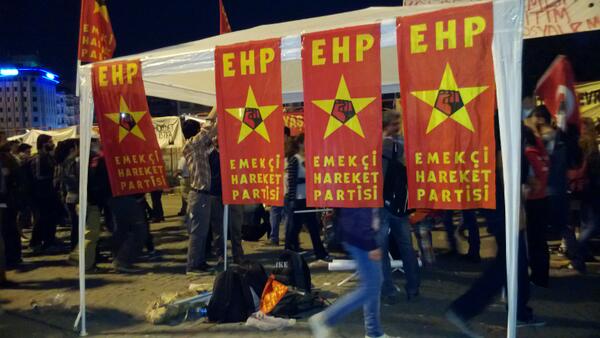 yarin_nettr's tweet photo. Taksim Meydanı'nda stantlar açıldı http://t.co/R46lh1saL0