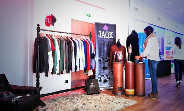 "In cards we trust" La marque de vêtements <a href="/jaqkstore/">JAQK STORE</a> inspirée de l'univers du poker est sur #SoTrendy2013