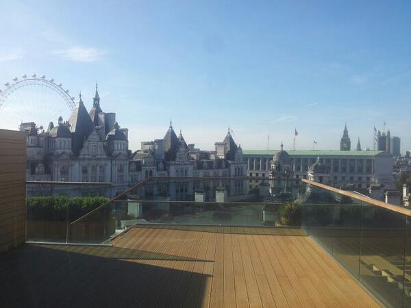 furbo_22's tweet image. Not a bad view at work today ! Its all yours for a few mill ! #PentHouse #WhatTheProblemIs