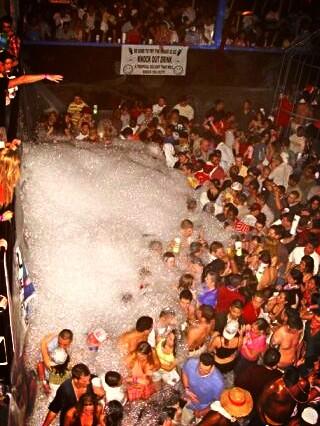 MPParties's tweet image. Foam Party???- follow the #MidnightPenguin @MPParties