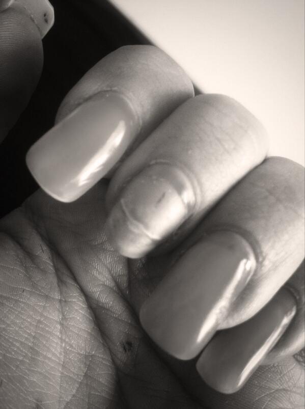 AimBCD's tweet image. Bent my nail back in the worse possible way??! Gel nail came off too!! #paintful #childbirth