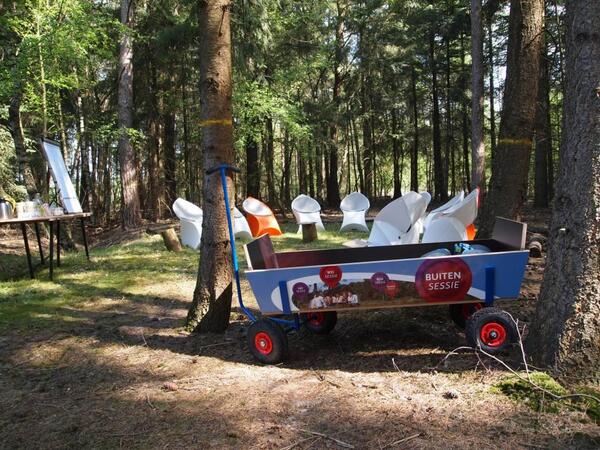 Eindelijk zomer...de pop-up vergaderruimtes bij @Kapellerput staan klaar #heisessie in het bos buitenbusiness.nl/locaties/braba…