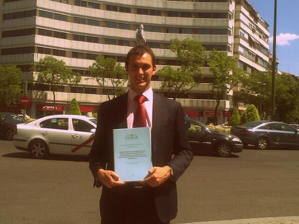 cris_saez's tweet photo. Enhorabuena a mi ingeniero preferido!! @alvaroremonsc http://t.co/ECcDuF6YLf