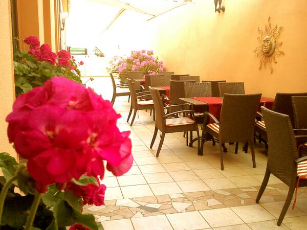 DurensPosthotel's tweet photo. Die #Terrasssaison ist nun endlich in #Düren eröffnet... http://t.co/2A3EUWUJKq