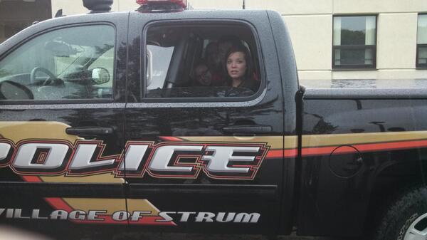 noelle_eliz's tweet image. just an average day at school 
we &amp;gt; you  #thanksofficermarsolek #physicsdemonstration #whaddup