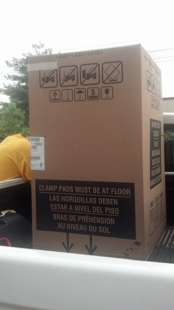 maestrosoup's tweet image. Our first new major appliance after 7 years of marriage. #bigcommitment