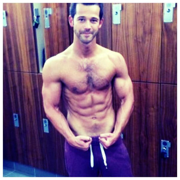 ben_blanco_butt's tweet image. @_THE__ONE today's shape bro Under ur training methods am getting there. Fightlinediet.com #highvolt #teamFL