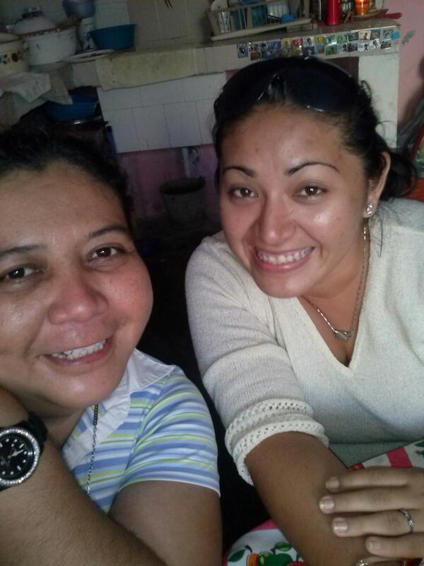 MUJER_CASUAL37's tweet photo. Momentos con la comare http://t.co/aeOHLYLxHd