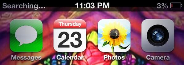 jessicasotelo12's tweet image. stupid phone.not only is your batterylife shitty,but I can&apos;t even get a good signal in my own house #smartphonemyass