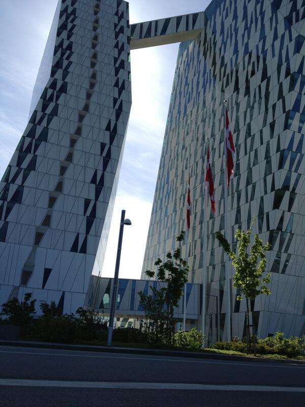 AlfredPriess's tweet photo. Bella sky Designed environmental friendly Hotel goes Green with Touche solar cell driven mast from Alfred Priess http://t.co/KdSgolngnU