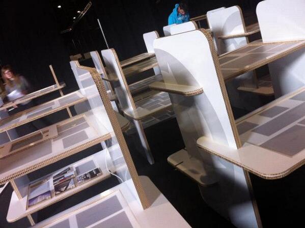 Katjacraeghs's tweet photo. Straks naar Architect@work in Luik speciaal voor de lichtgewicht én ecologische stand van @Mtrlsrc en @Burocad #nice! http://t.co/7KuA4snSCc