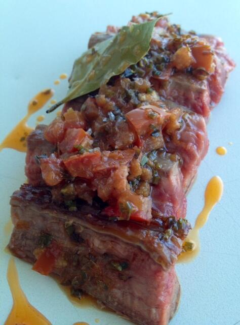 TastSantCugat's tweet photo. #Tataki de vedella. Algú sap què vol dir "tataki"? Menús #divendres -> http://t.co/nU6HpSCPUL #sopar #dinar #emportar http://t.co/VyGu65Z7JW