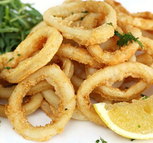 ¿Eso que se ve ahora, recordemos que es #viernes, es un rayo de sol? ¡Hay que celebrarlo con unas rabas! #Torrelavega