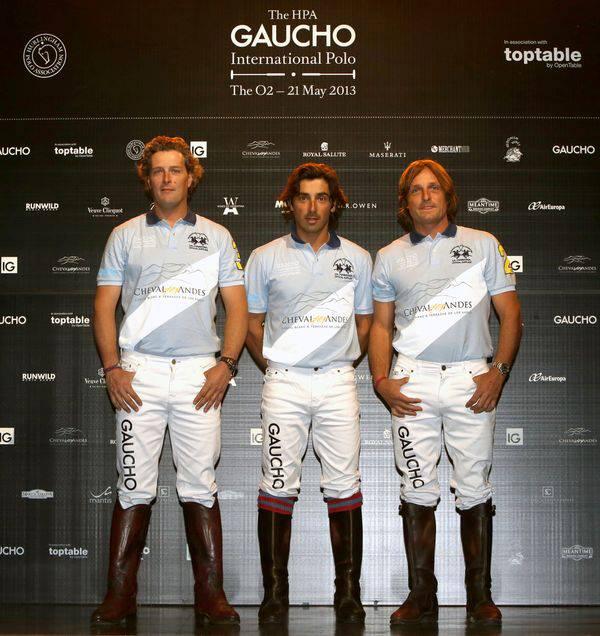 ManciniOscar's tweet photo. Team Argentina @GauchoPolo with @ManciniOscar @GauchoMartin @mjfordy before the game. http://t.co/HeM9nDxYYI