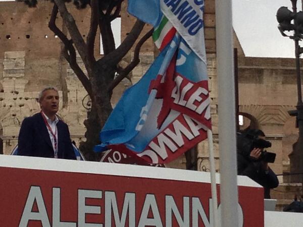 fortantonio's tweet photo. Bravo @LCiocchetti! Grande discorso. Spero di incontrarla qui al #Colosseo per stringerle la mano! Mi ha entusiasmato http://t.co/bVZQYv4csO