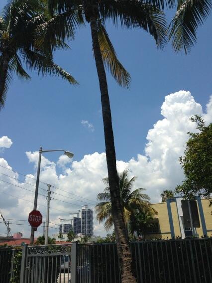 subzer1's tweet photo. A storm is approaching :) I can't no longer write outside :/ in doors I will head to soon. http://t.co/oHMIQ7bD3I