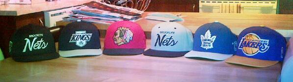 Brousseau16's tweet photo. Best Cap << @mitchell_ness My Litlle Family !!!! Love them !!!!#Nets #Lakers #Blackhawks #Kings #MapleLeafs http://t.co/Lh6xuuWnY3