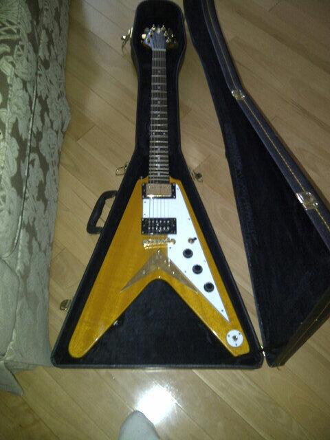 paps95's tweet photo. @Epiphone just added this beauty to my collection. http://t.co/2H5BvnclfY
